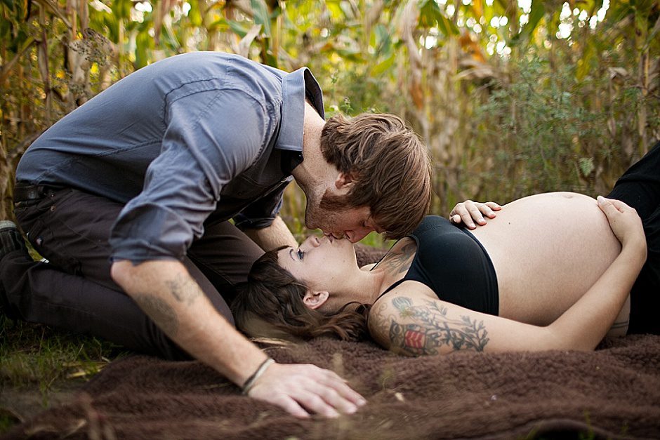 ali_jake_maternity_grandhavenphotographer_rachelkayephotography23