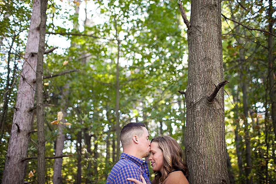 grandhaven_weddingphotography_fall_engagementphotography_animated17