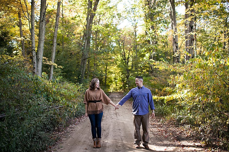 grandhaven_weddingphotography_fall_engagementphotography_animated27