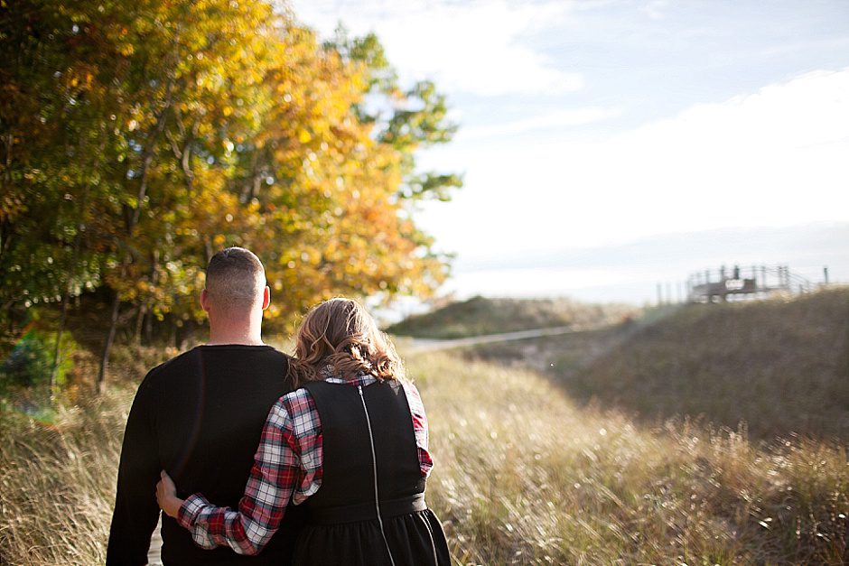 grandhaven_weddingphotography_fall_engagementphotography_animated51