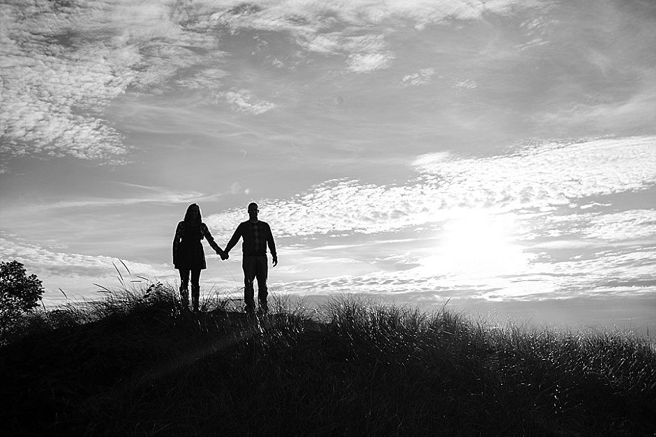 grandhaven_weddingphotography_fall_engagementphotography_animated52