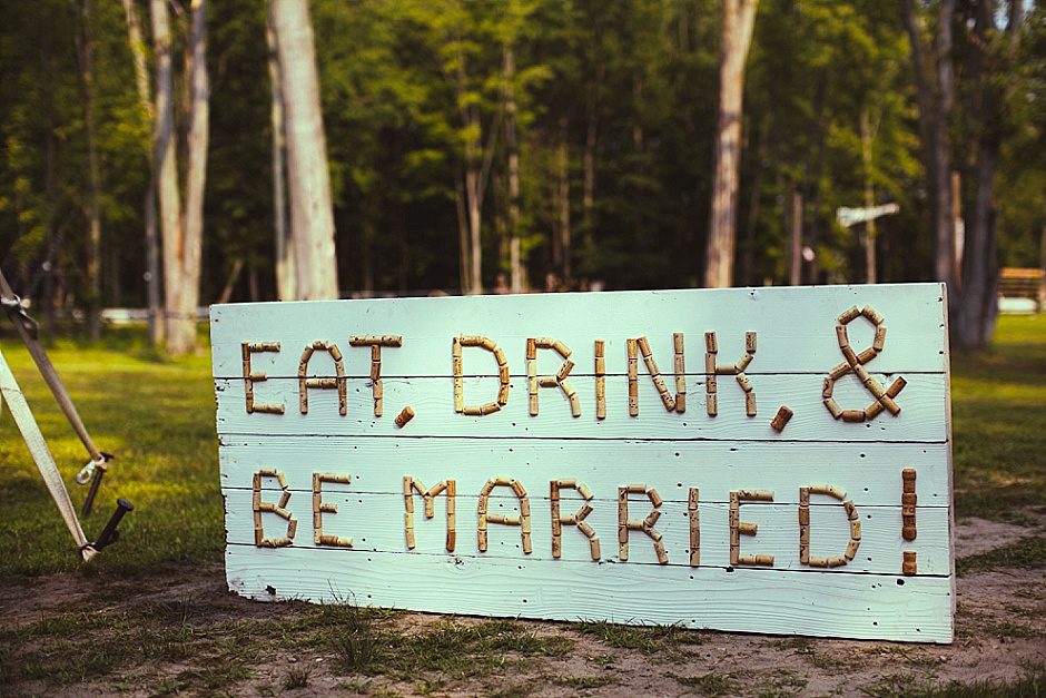 barefootwedding_hudsonvillemi_weddingphotographer002