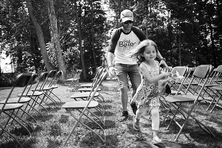 barefootwedding_hudsonvillemi_weddingphotographer007