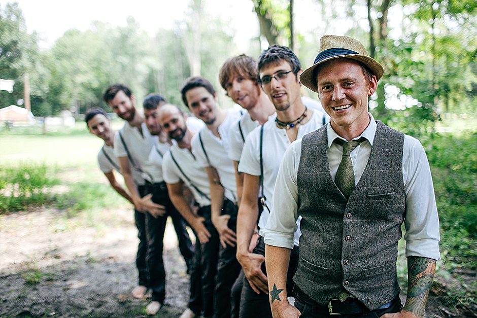 barefootwedding_hudsonvillemi_weddingphotographer048