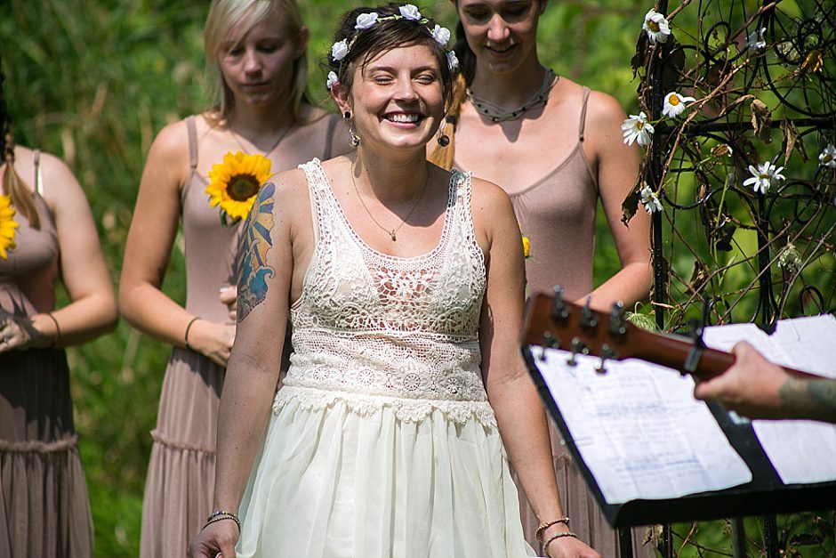 barefootwedding_hudsonvillemi_weddingphotographer071