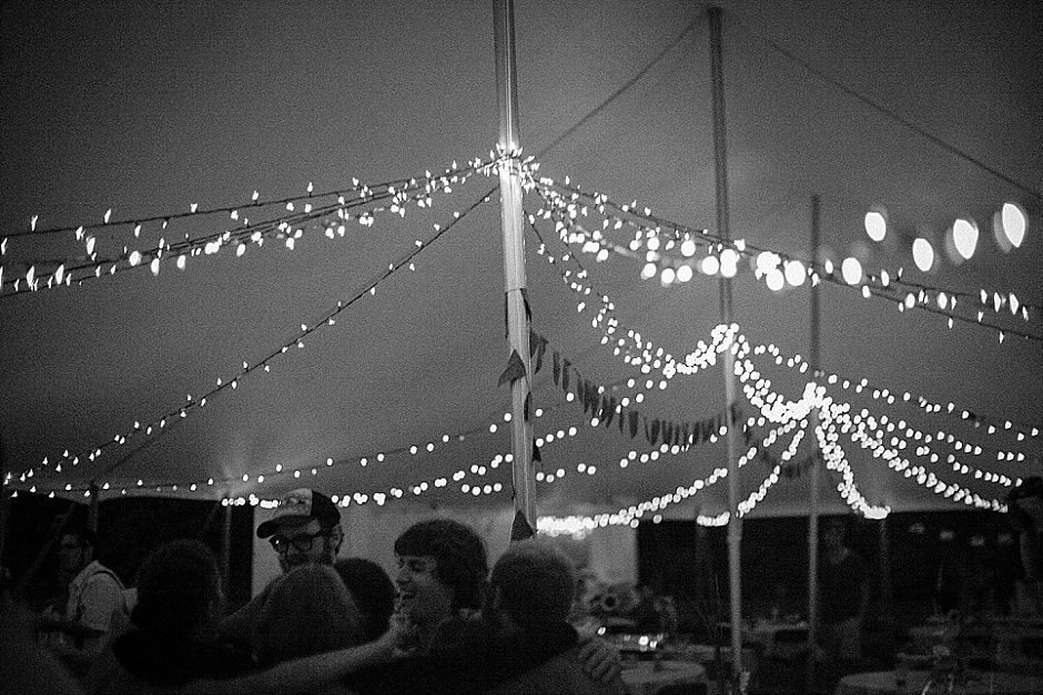 barefootwedding_hudsonvillemi_weddingphotographer150