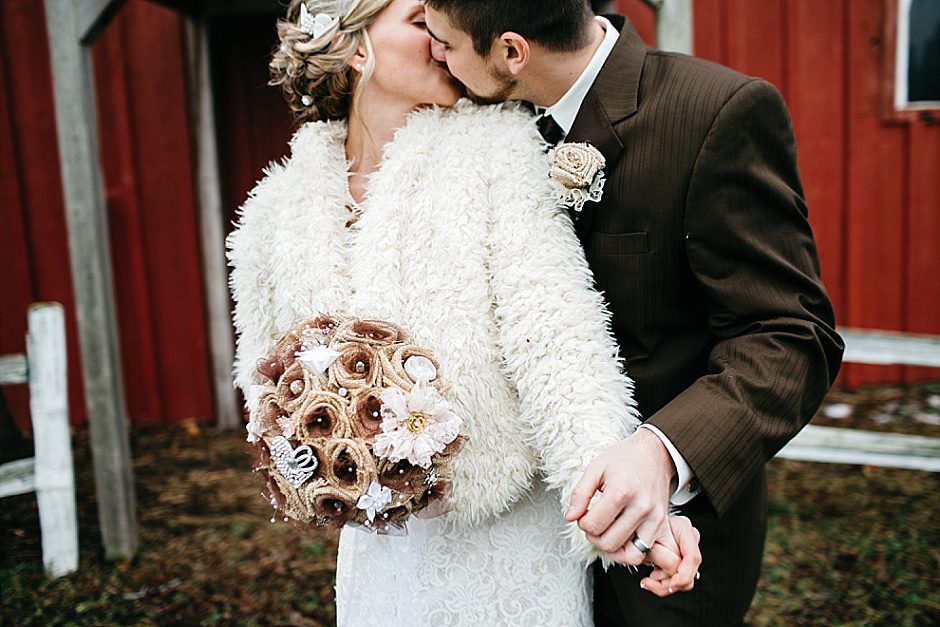 traversecityweddingphotographer_winterwedding055