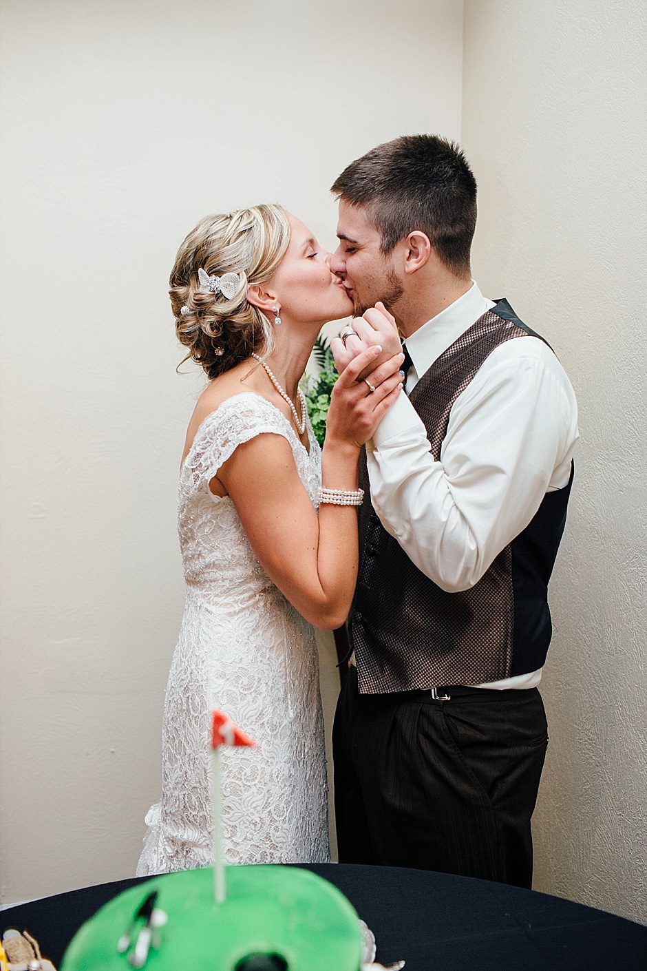 traversecityweddingphotographer_winterwedding084