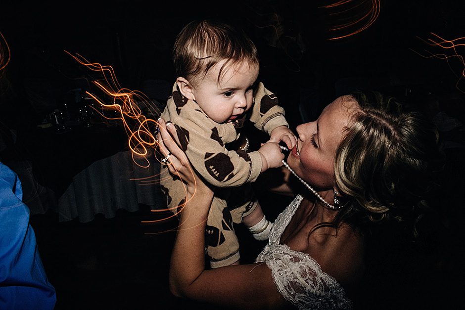 traversecityweddingphotographer_winterwedding111