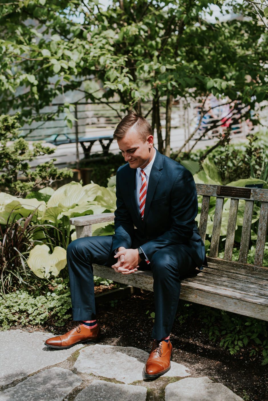 groom waiting for bride