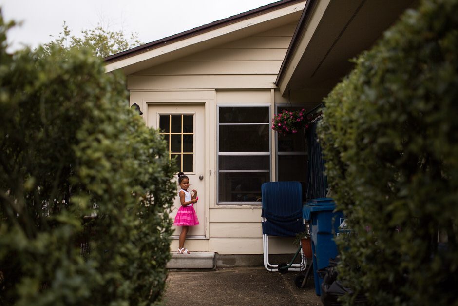 intimate-backyard-wedding-michigan05
