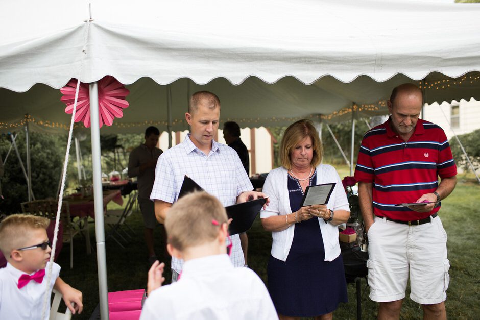 intimate-backyard-wedding-michigan08