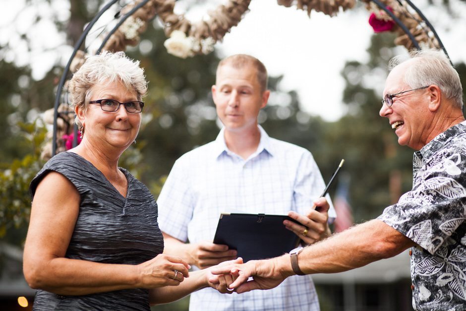 intimate-backyard-wedding-michigan21