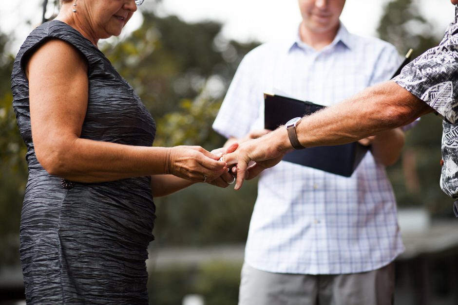 intimate-backyard-wedding-michigan22