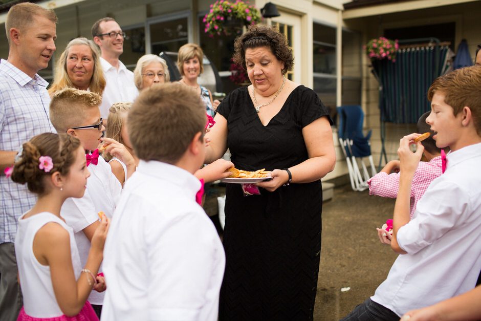intimate-backyard-wedding-michigan28
