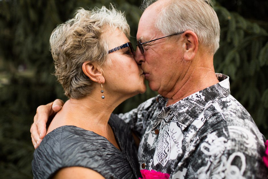 intimate-backyard-wedding-michigan31