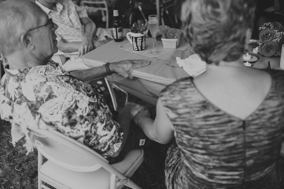 intimate-backyard-wedding-michigan36