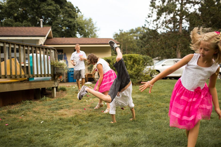 intimate-backyard-wedding-michigan43