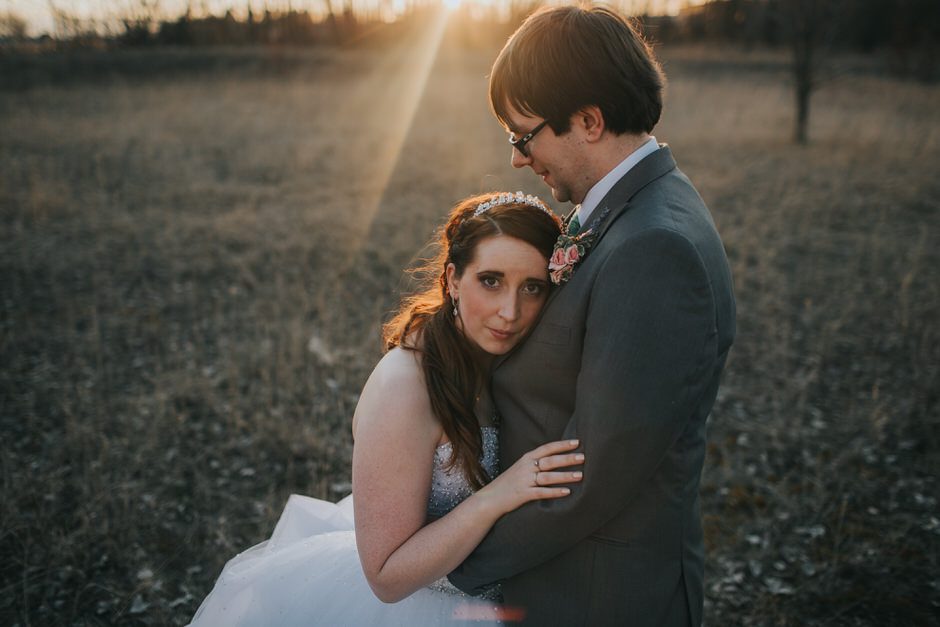 grand rapids wedding photographer rachel kaye captures beautiful couple at sunset