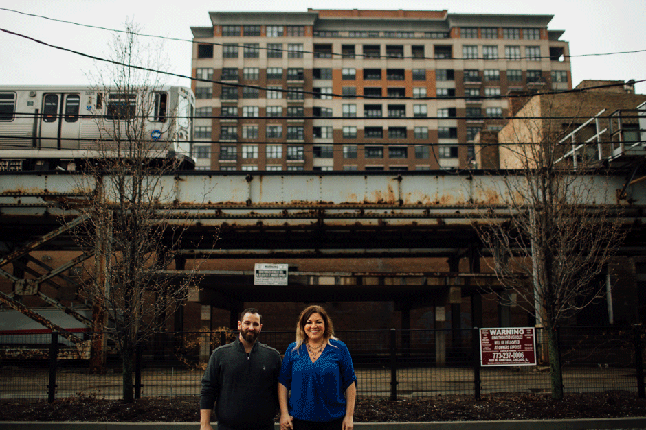 chicago l train engagement photographer